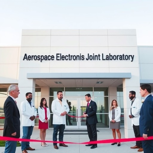 航天电子技术联合实验室揭牌(图1)