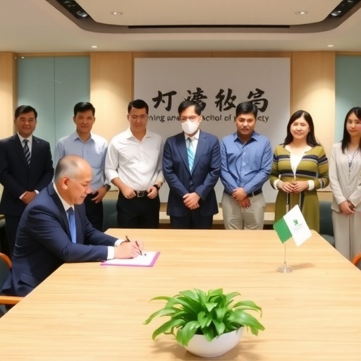 歌尔股份与北京大学经济学院举行合作签约活动(图1)